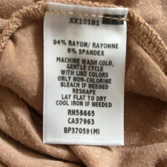 Sun & Shadow Tan Ruched Muscle Tee S - Picture 7 of 7